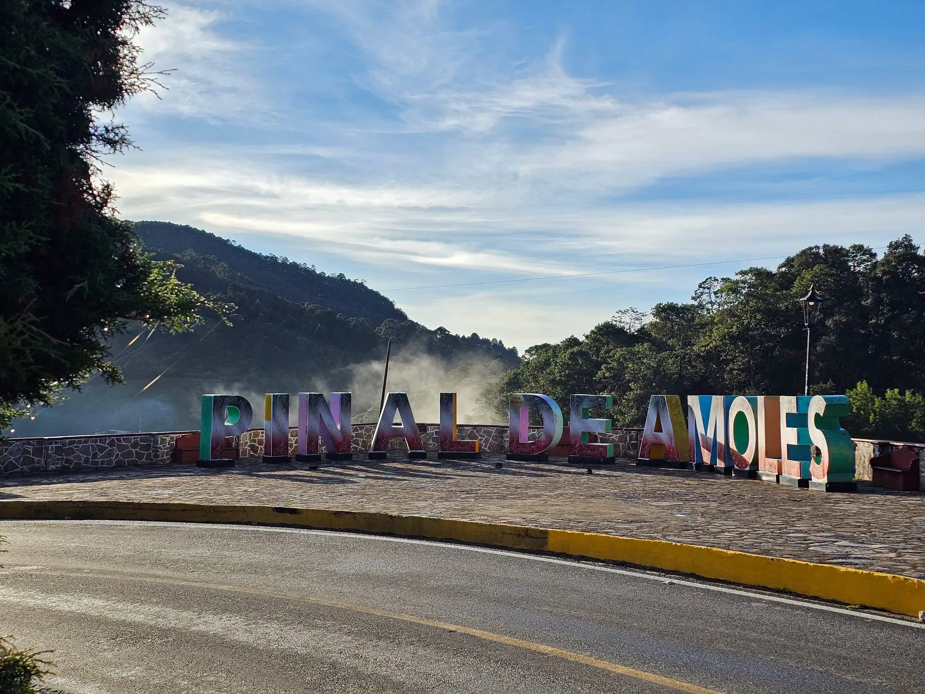 Letras monumentales Pinal de Amoles en mirador